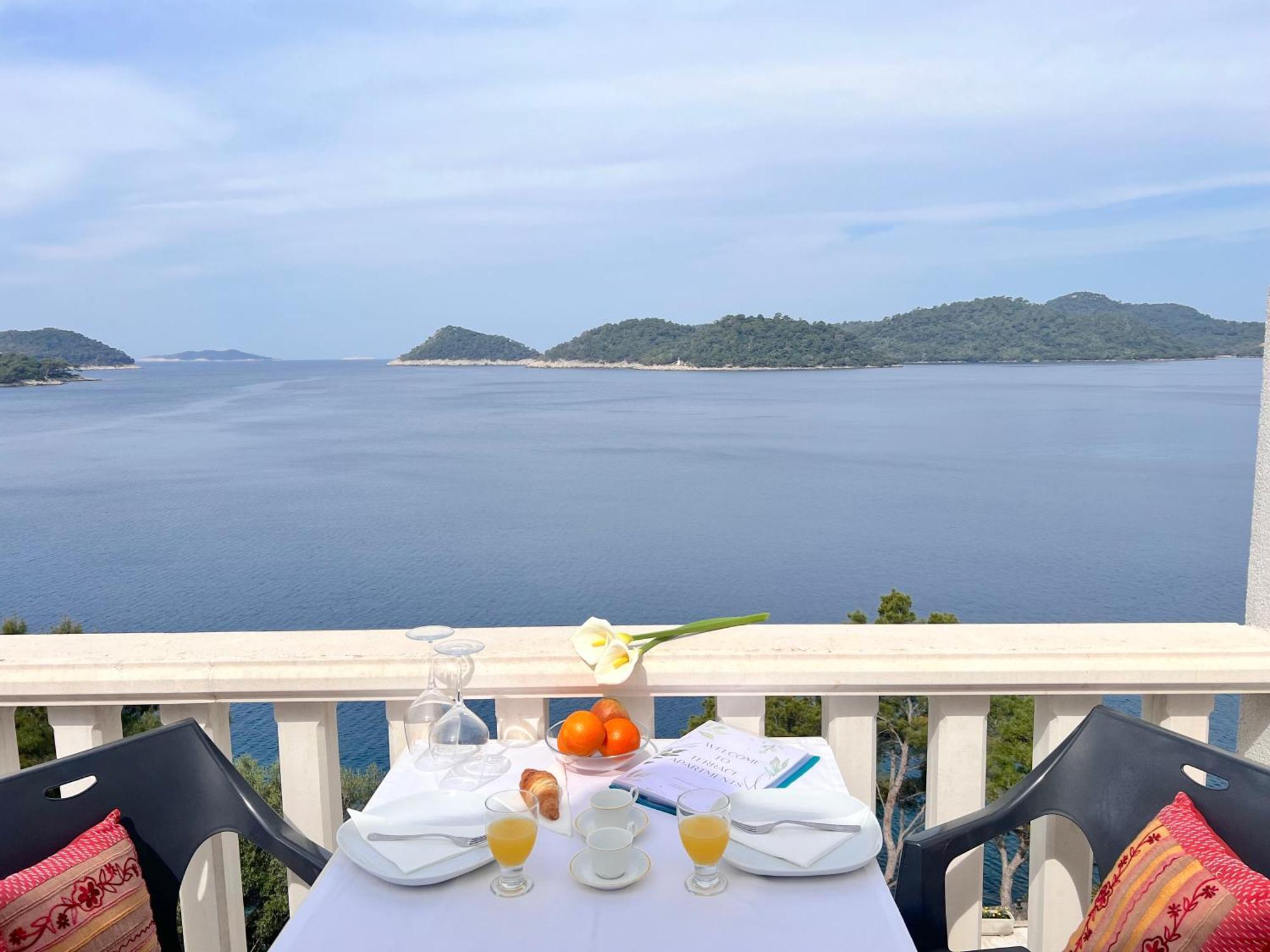 Terrace Studios With Panoramic Seaview Uble 外观 照片