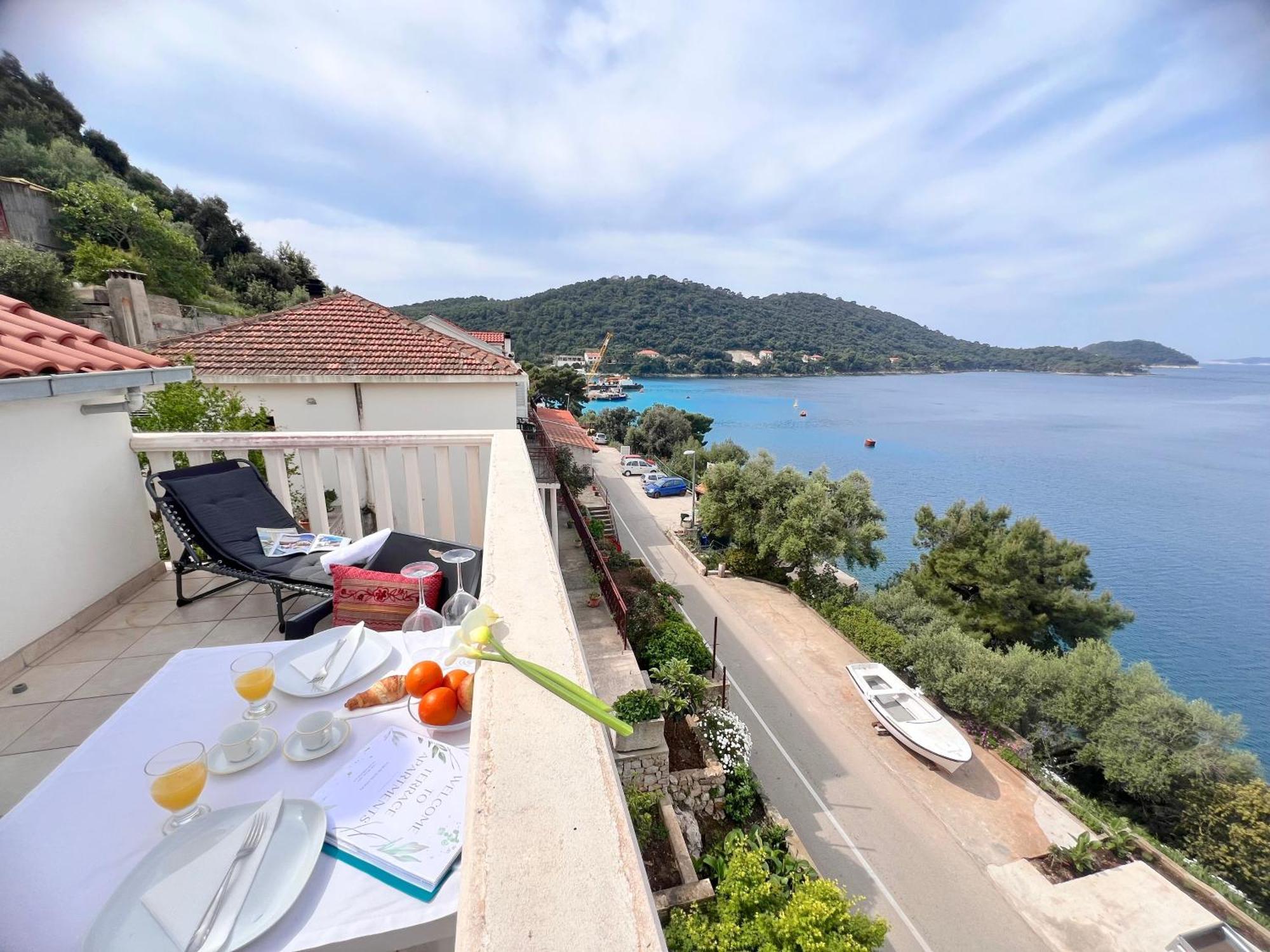 Terrace Studios With Panoramic Seaview Uble 外观 照片